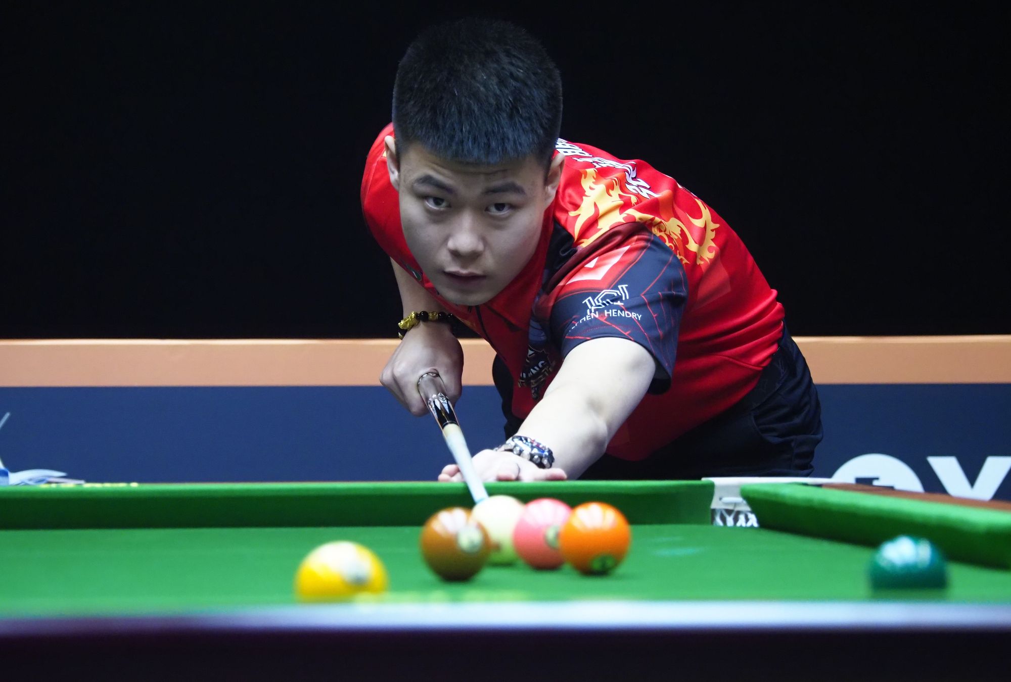 通过强有力 通过强有力