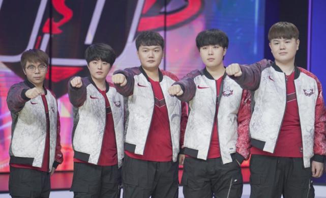 其背景让人 其背景让人